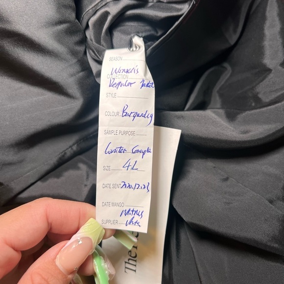 Sophisticated Purple Blazer with Tailored Design The real real - Picture 3 of 5